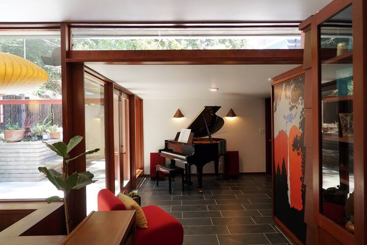 Mid Century Architectural Gem in Woodland Hills