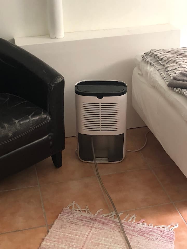 Kiyoyozi kipo katika chumba cha kulala namba 1, 