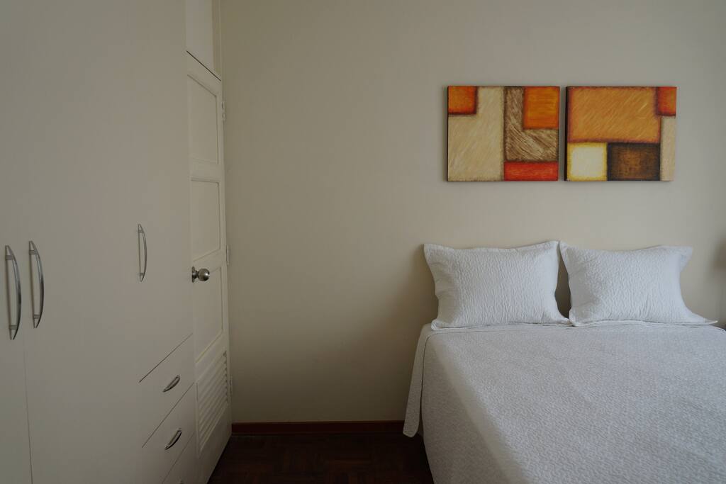 Habitación con cama Queen.