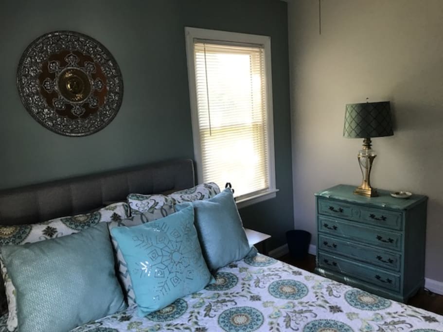 the cozy turquoise room