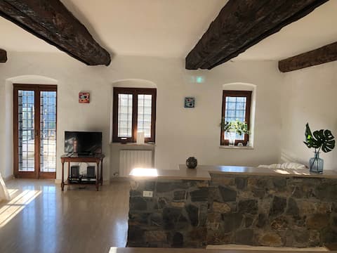 Top Airbnb: Casa Mulino, Italian cottage with large pool in Cipressa