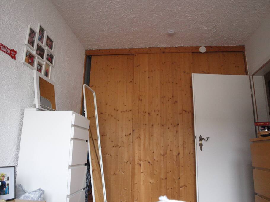 Schrank im Schlafzimmer