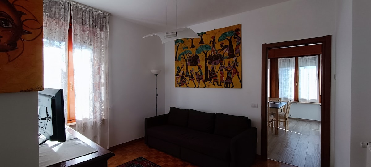 Дневен престој со кауч на спуштање 