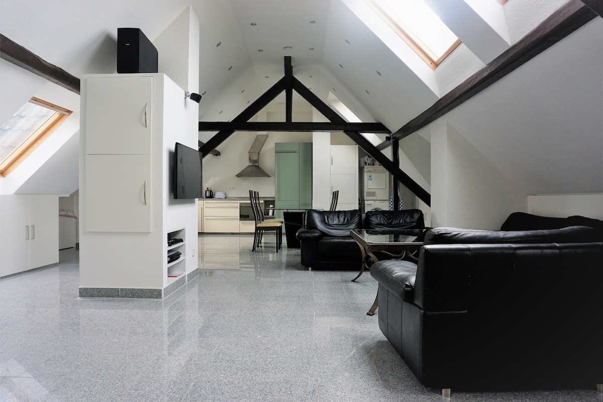 Top Airbnb: 140 qm Apartment with 3 bedrooms and open kitchen in Hochfeld