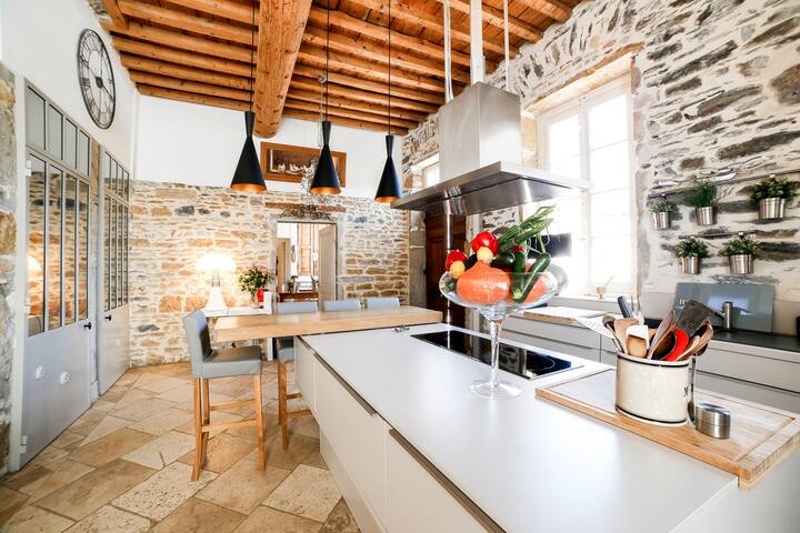 Maison de ville du XVIIIe siècle , piscine Lyon 9 gallery image 5