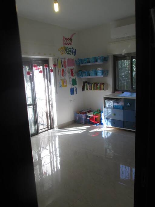 Third bedroom, possible to put mattresses on the floor