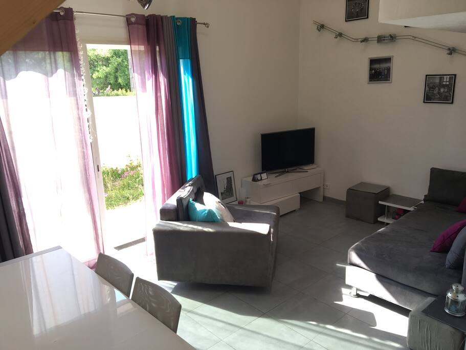 Salon salle à manger avec le premier jardin sans aucun vis à vis