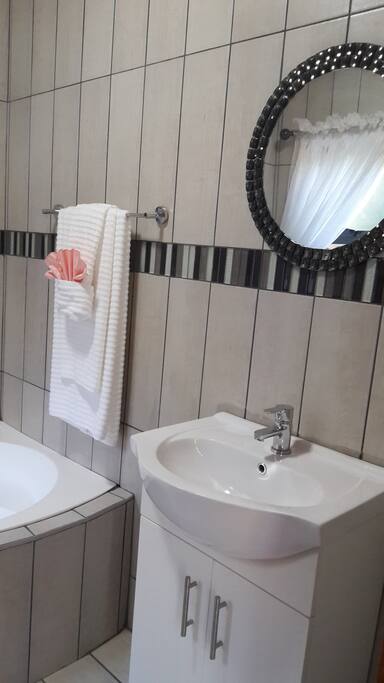 Rosmary bathroom