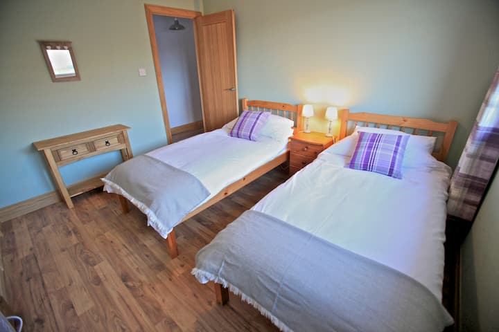 Twin bedroom