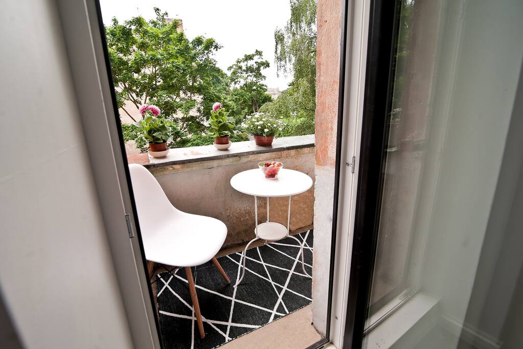balcony
