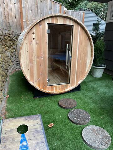 Best Location! Private Jacuzzi & Sauna! gallery image 2