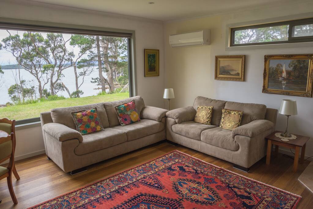 Lounge room.
