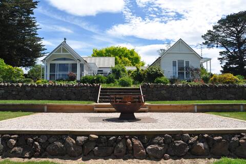 'Hillcrest' Country Estate
