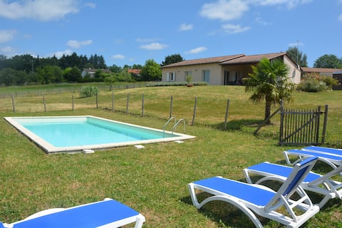 Villa avec piscine : 120 m2 - 6 à 10 personnes