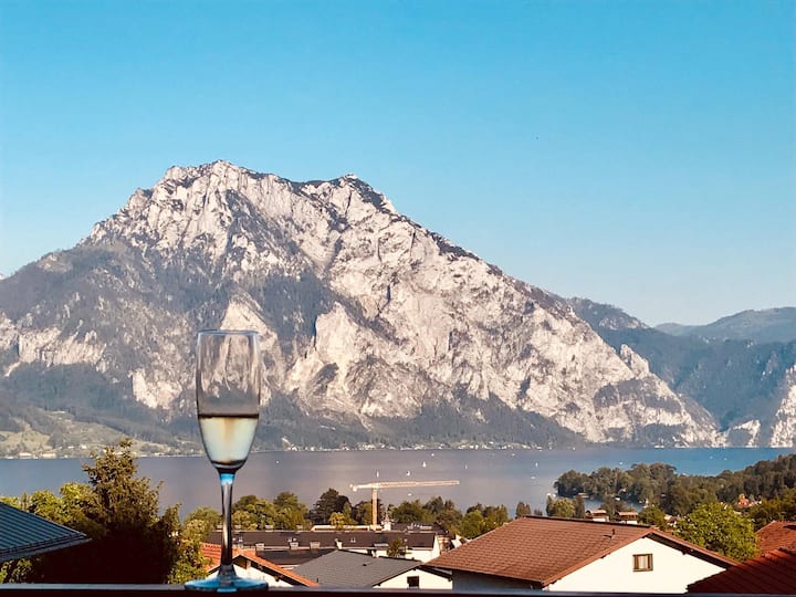 Flat with perdect view on Lake Traunsee