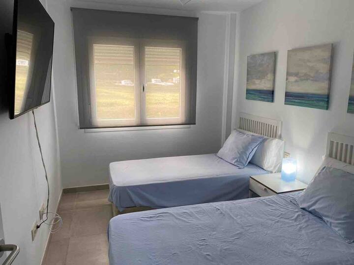 חדר שינה 2, נוף הרים יפהפה.