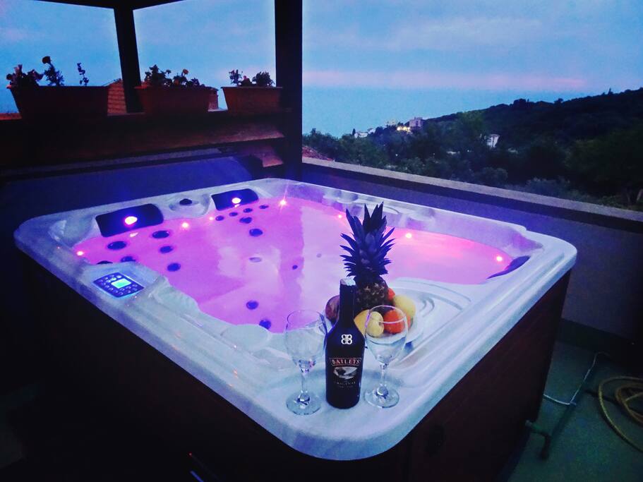 JACUZI