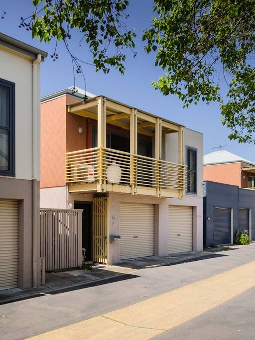 Lock-up Garage & Balcony