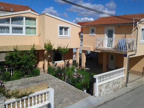 Apartment Elvira 3