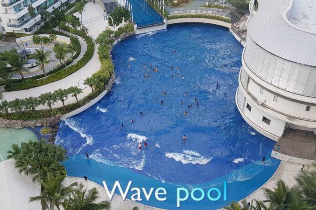 Wave pool