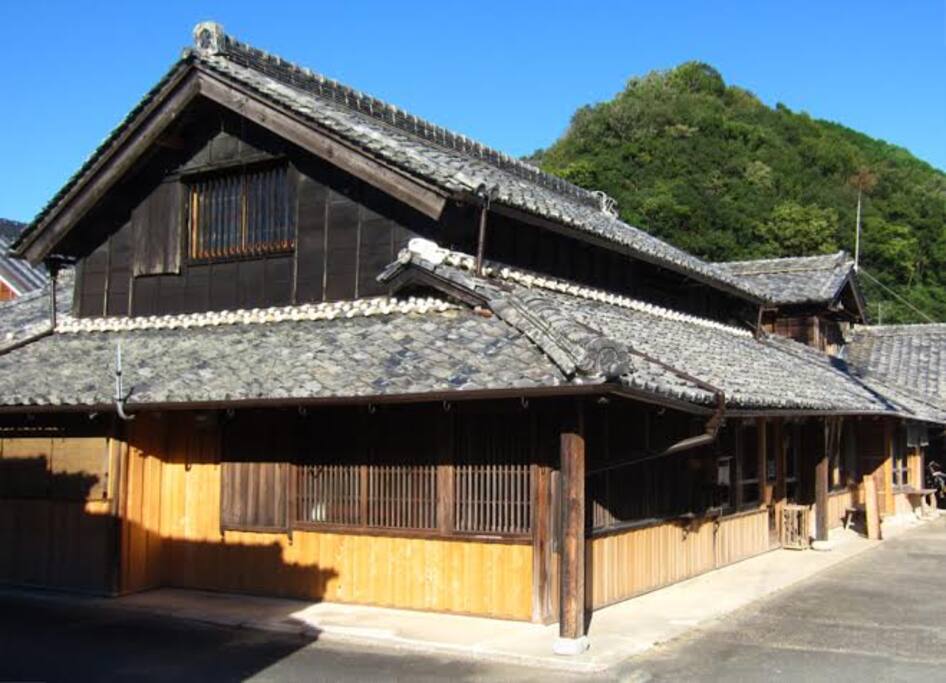 建物の外観、別の角度から。