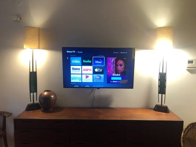 Stylish & Tranquil East Village Three Bedroom gallery image 4