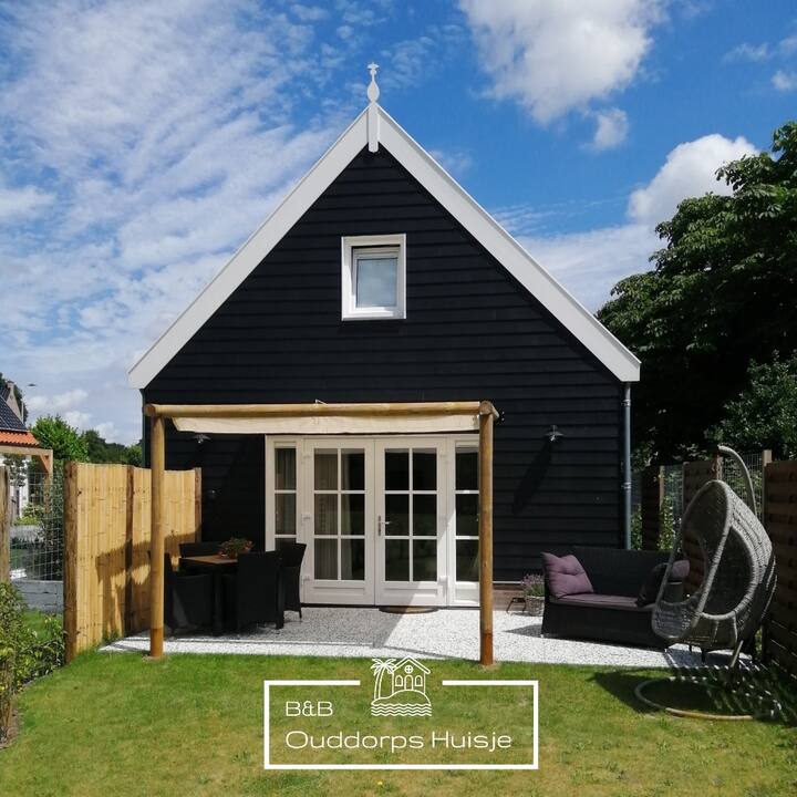 Guest suite Ouddorps Huisje (10min to the beach!) Vacation homes for