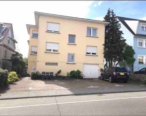 (Strassen Room+private WC+🚿)105