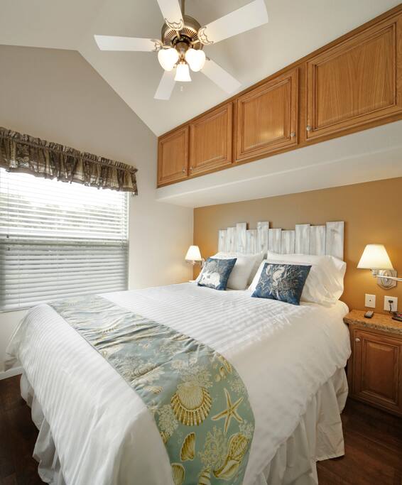 Cottage 300 Bedroom