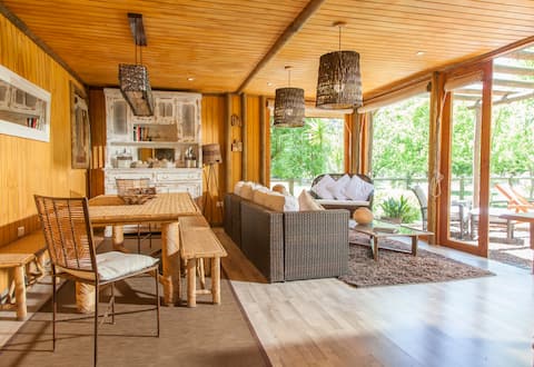 Cozy cabin with views of the mountain range