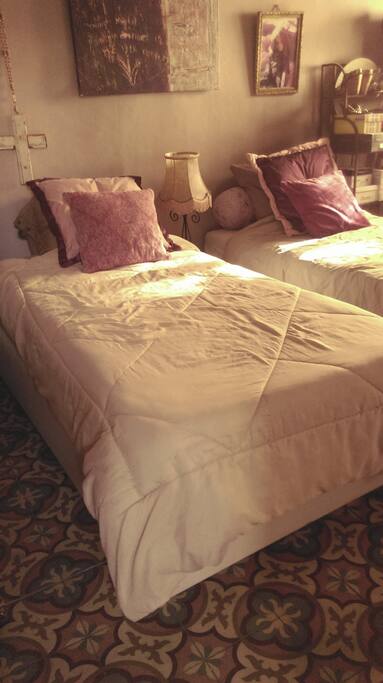 Chambre avec 2 lits individuels