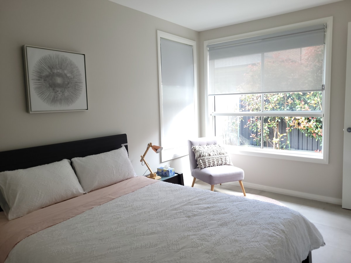 Cosy Private Modern Flat