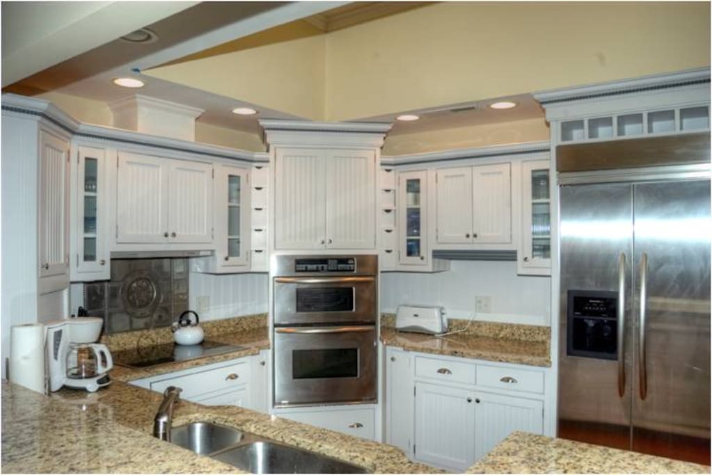 Granite counters and well-equipped