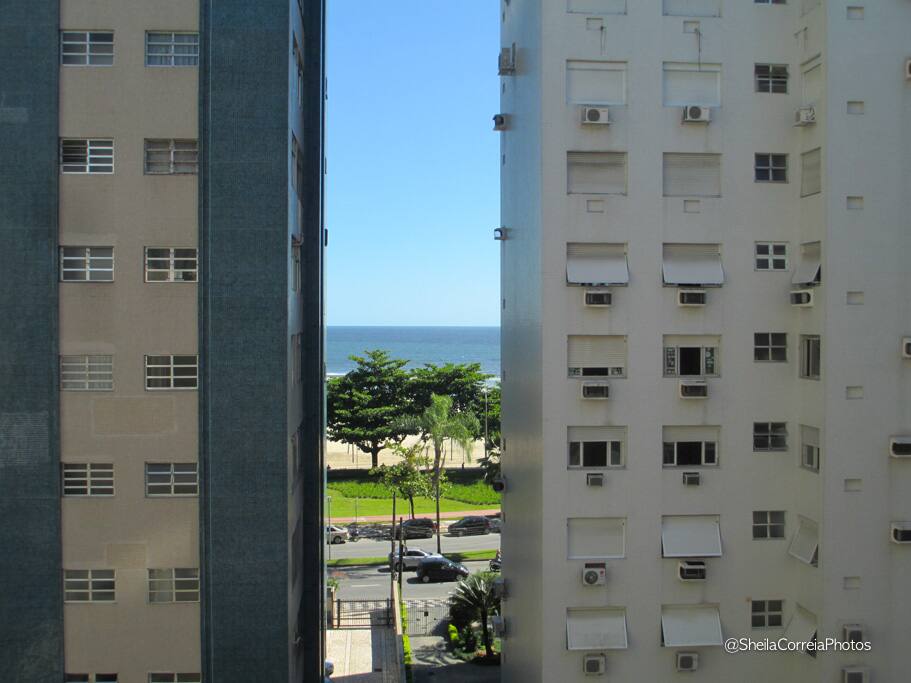 Vista parcial do mar pelo apto