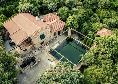 Stone house on a privately owned estate in Kampos