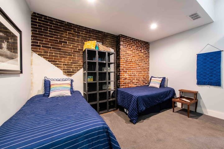 Druga spavaća soba s dva kreveta za jednu osobu