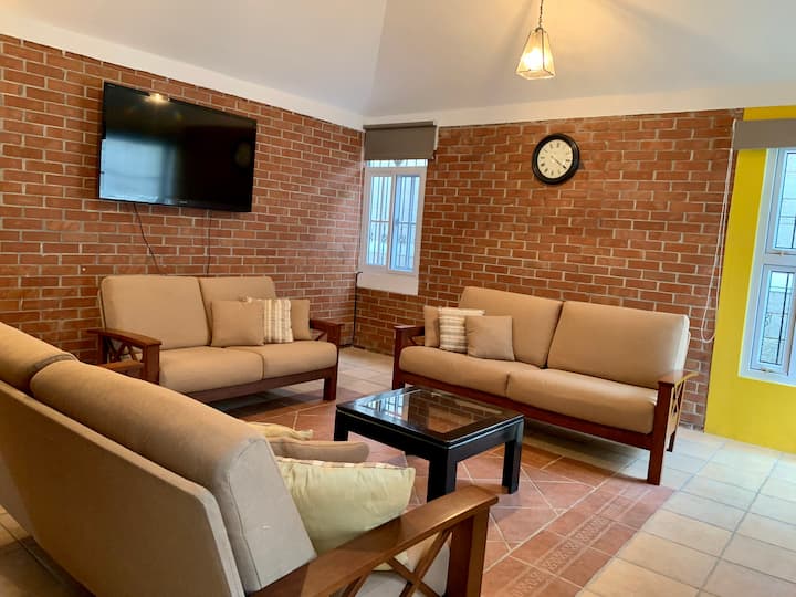 Casa Estilo Colonial Con 5 Habitaciones - San Francisco El Alto