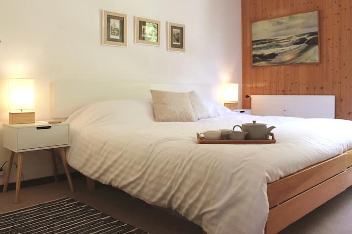 ซูเปอร์คิงหรือเตียงแฝด 2 หลังในห้องนอนใหญ่