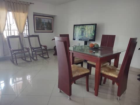 PROMO Complete House near Metropolitan Stadium