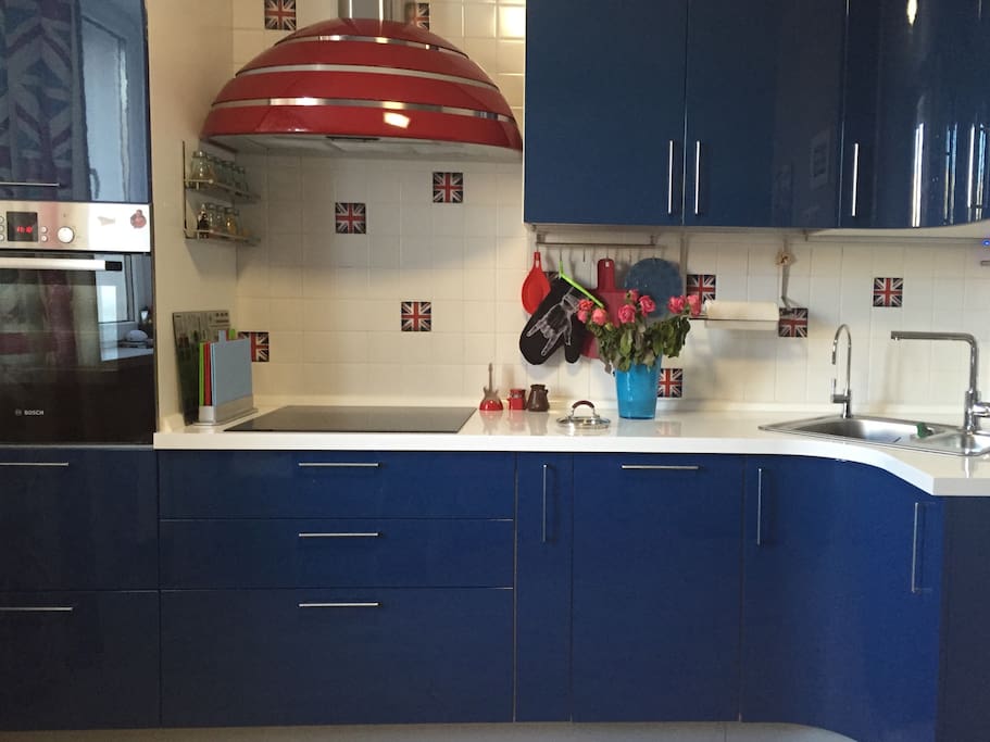 you're welcome to use the kitchen :)