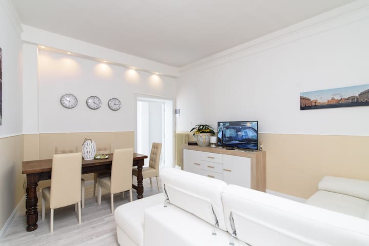 Charming apt S. Peter, 4 bedr, 9 sl, 2 bathr gallery image 3