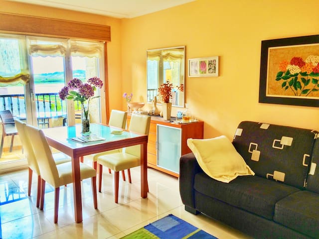 New apt, swimming pool. La Lanzada