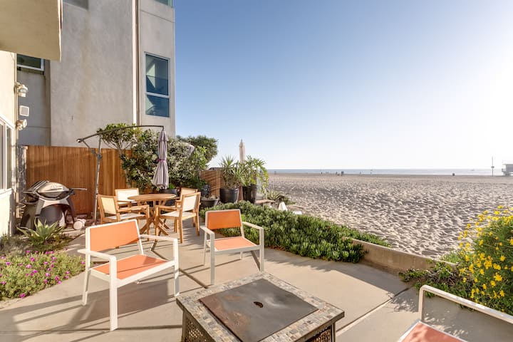 Beachfront Retreat with Patio in Playa del Rey