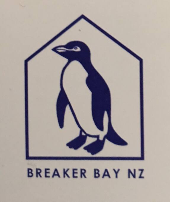 Little Blue House in Breaker Bay, New Zealand