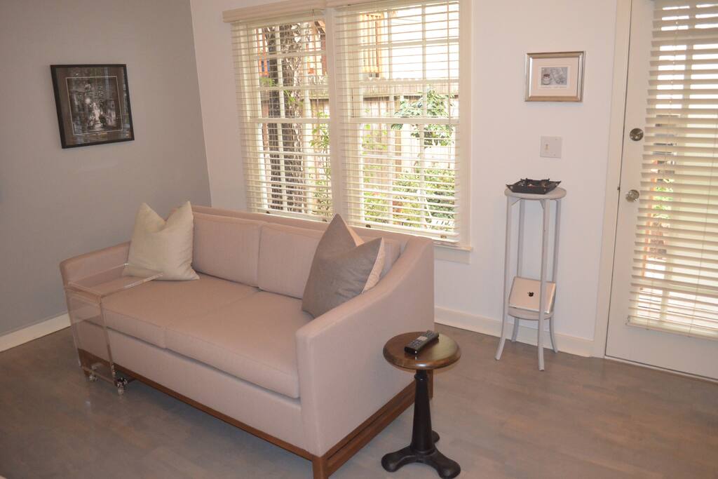 Plenty of Natural Light. Custom Wood Shade Blinds.
