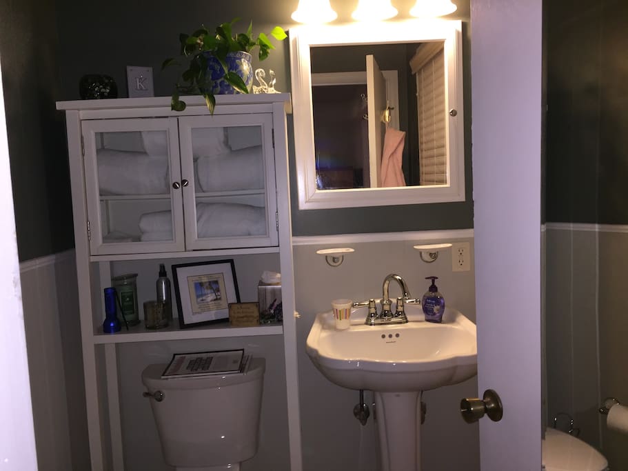 Clean comfortable bathroom.