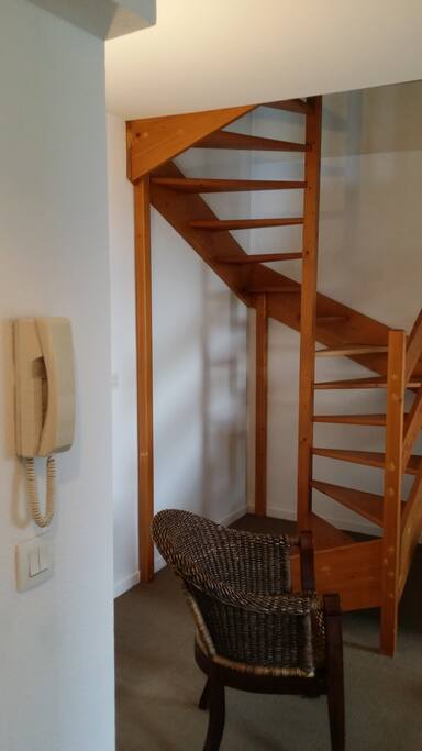 Escalier menant à la chambre