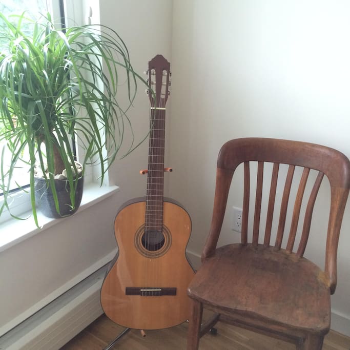 Yes, the guitar did break a string...