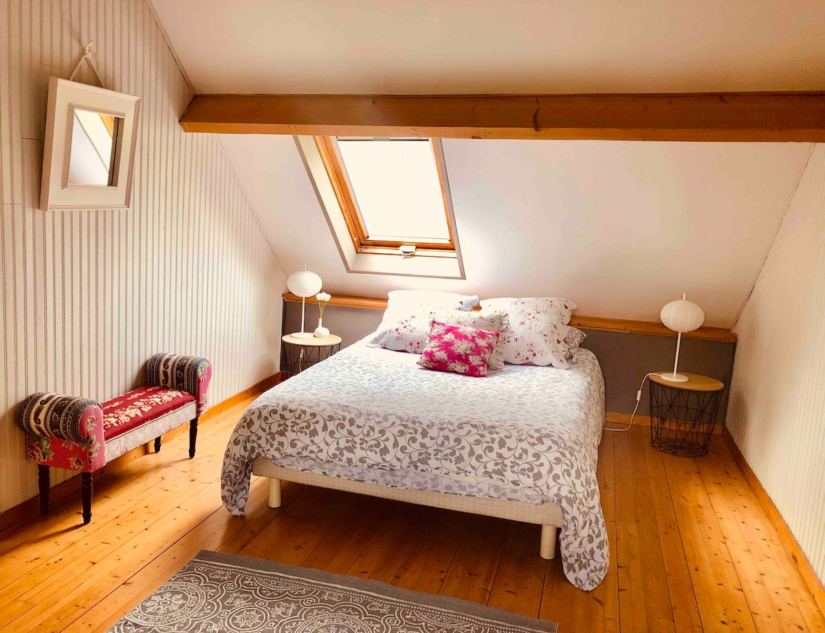 Dhoma e parë e gjumit krevat dopio 