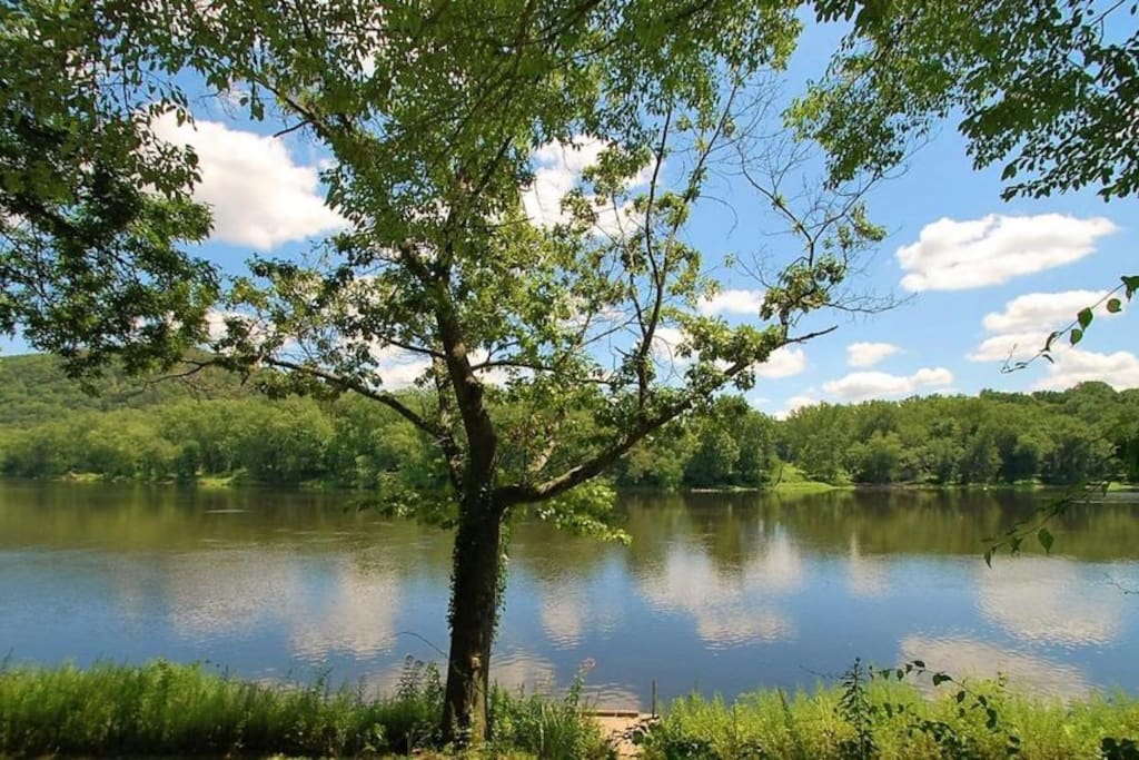 Full access of the Delaware river for fishing or swimming.
Ask about us about our Kayak package!